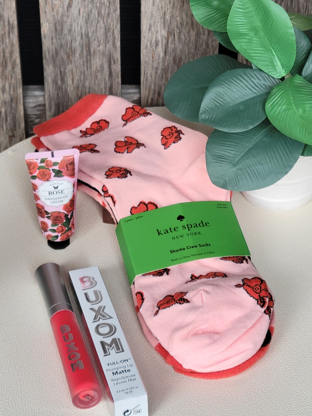 Kate Spade New York Blooms Floral Shortie 3 pk Crew Socks & Buxom- Drop Some S - Picture 3 of 3
